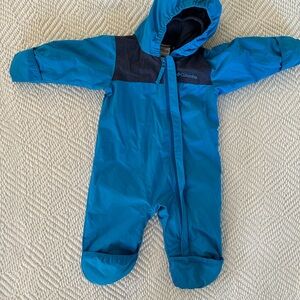 Columbia snowsuit for infant. Size 12 month. Matching hat and mittens included.